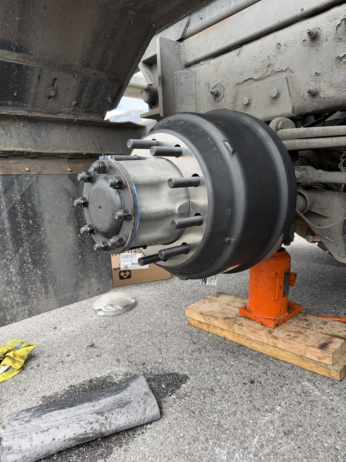 Heavy-duty brake drum and hub repair